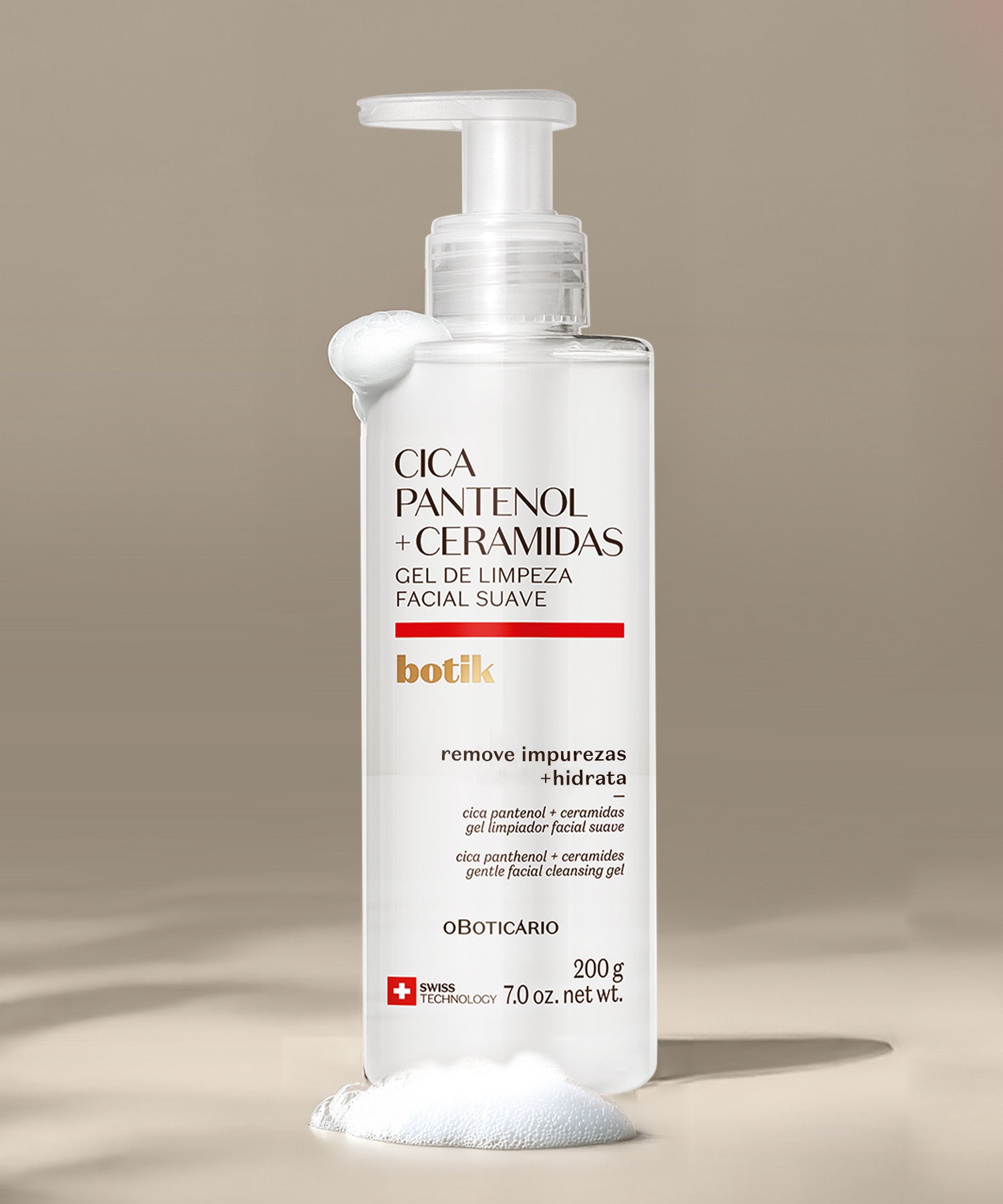 Gel de Limpeza Facial SuaveProtege a barreira cutânea, alivia imediatamente a sensação de repuxamento e comichão causada pelo ressecamento, acalmando após a 1ª aplicação.
