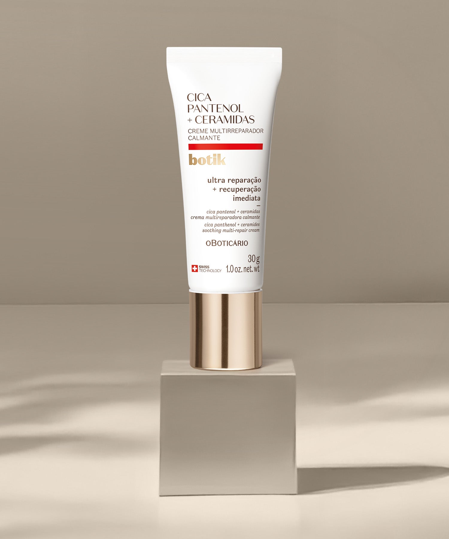 Creme Multireparador Calmante Desenvolvido para peles secas e ultra secas, incluindo as sensíveis e sensibilizadas pós procedimentos estéticos¹ atuando diretamente nos 5 sinais do ressecamento profundo²